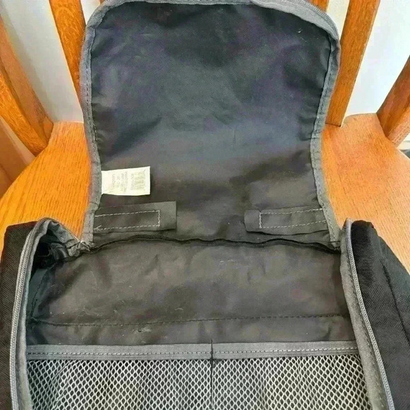 ๐ 6/$60 Outdoor Products Toiletry Bag Black Grey 11โH x 12.5โW x 2โD - Picture 3 of 8